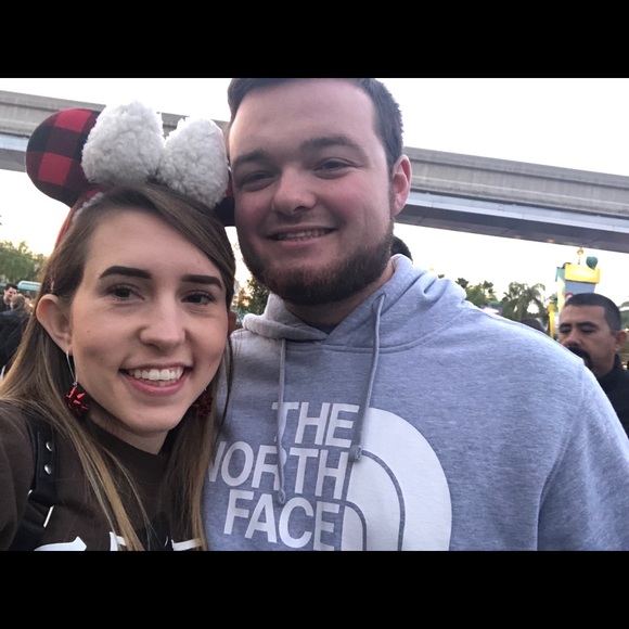 Meet your Posher, Alec - Picture 1 of 1